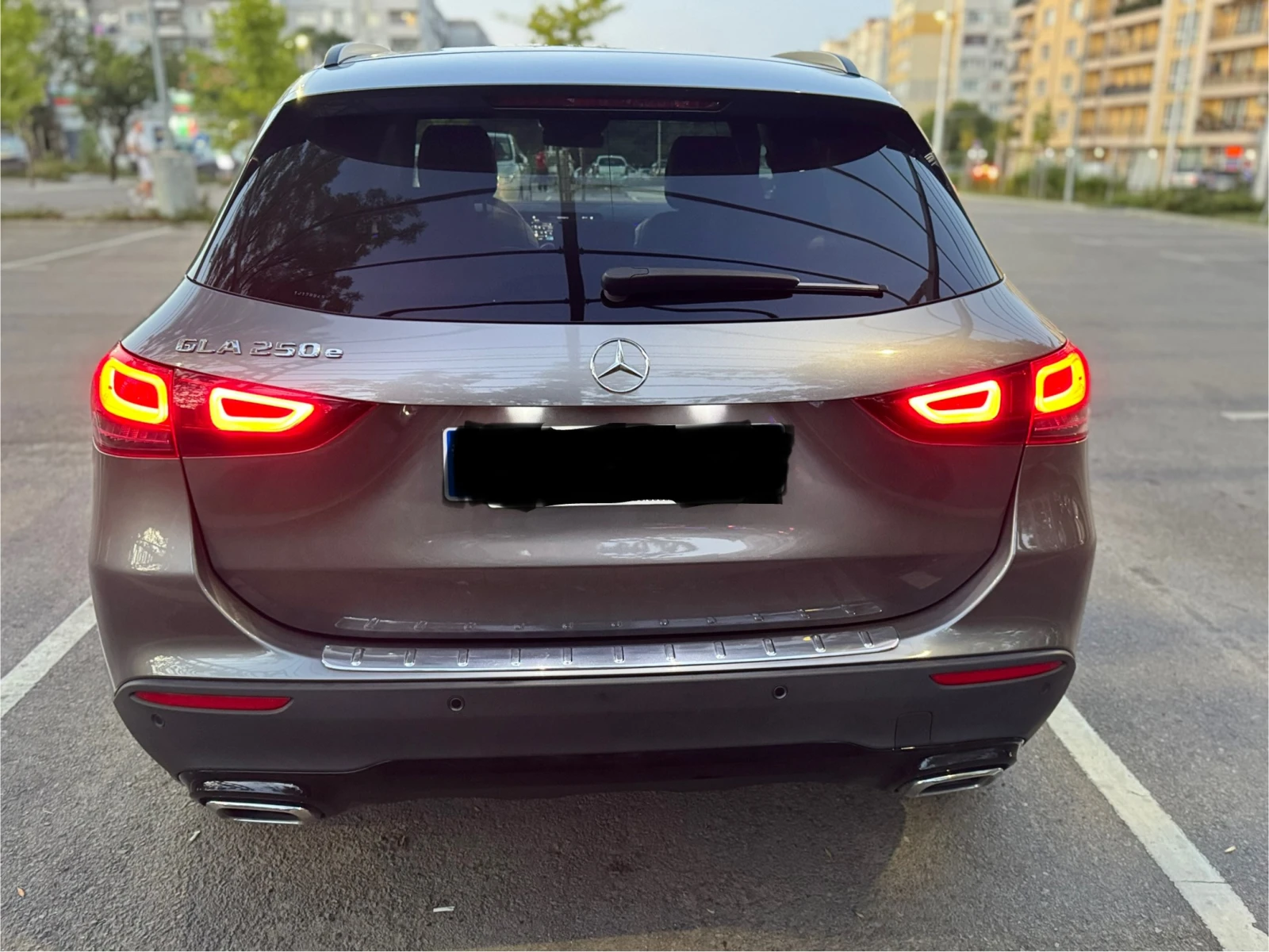 Mercedes-Benz GLA 250 е PLUG IN HYBRID - изображение 4