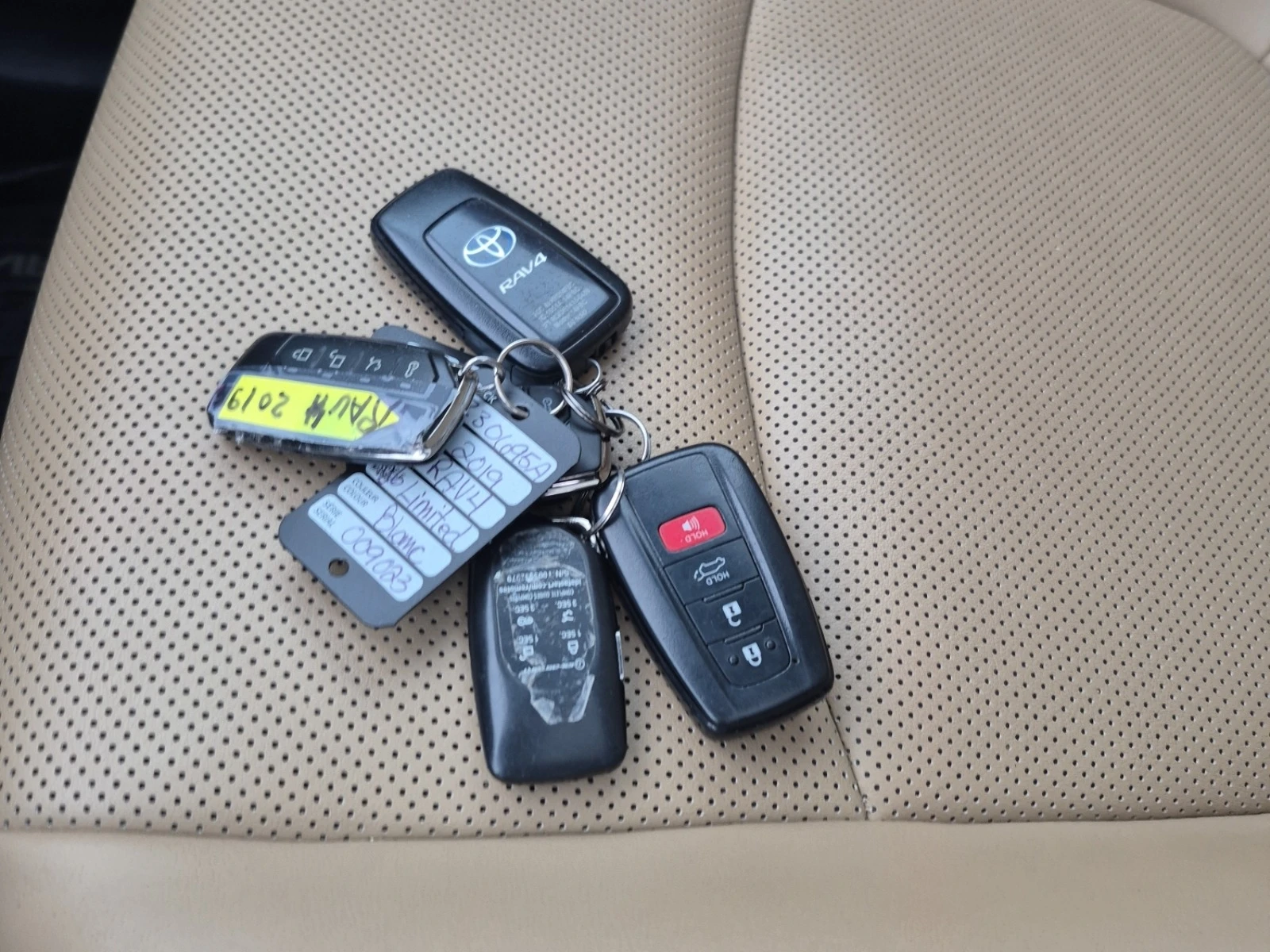 Toyota Rav4 HYBRID LIMITED * * CARFAX * * АВТО КРЕДИТ * *  - изображение 9