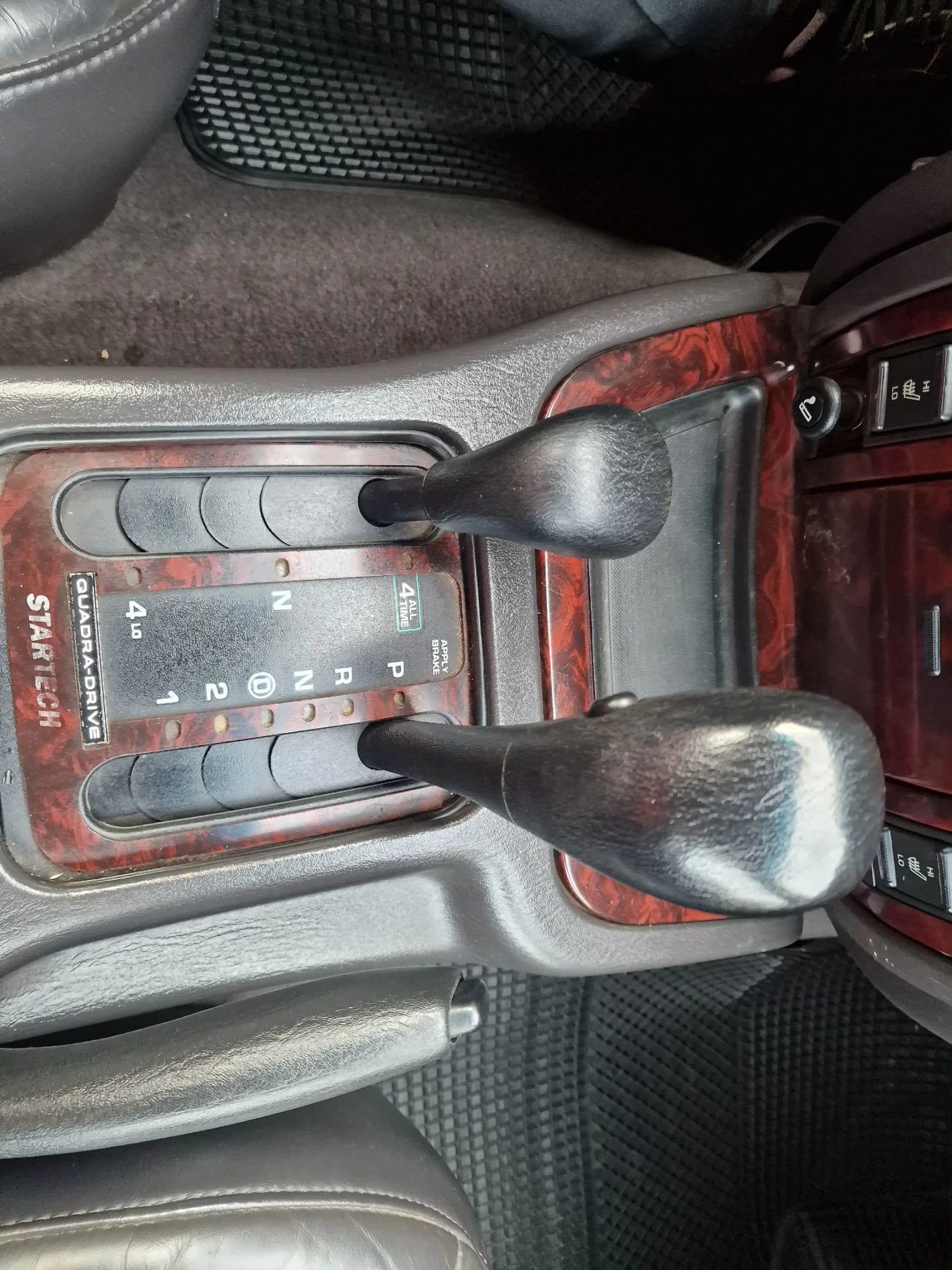 Jeep Grand cherokee 4.7 QADRA-DRIVE LPG, снимка 14 - Автомобили и джипове - 53703681