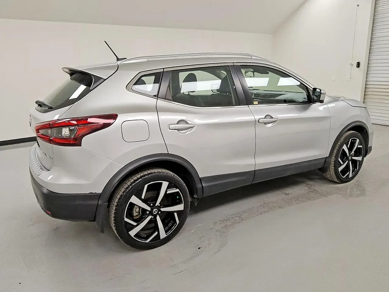 Nissan Rogue, снимка 4 - Автомобили и джипове - 54079115