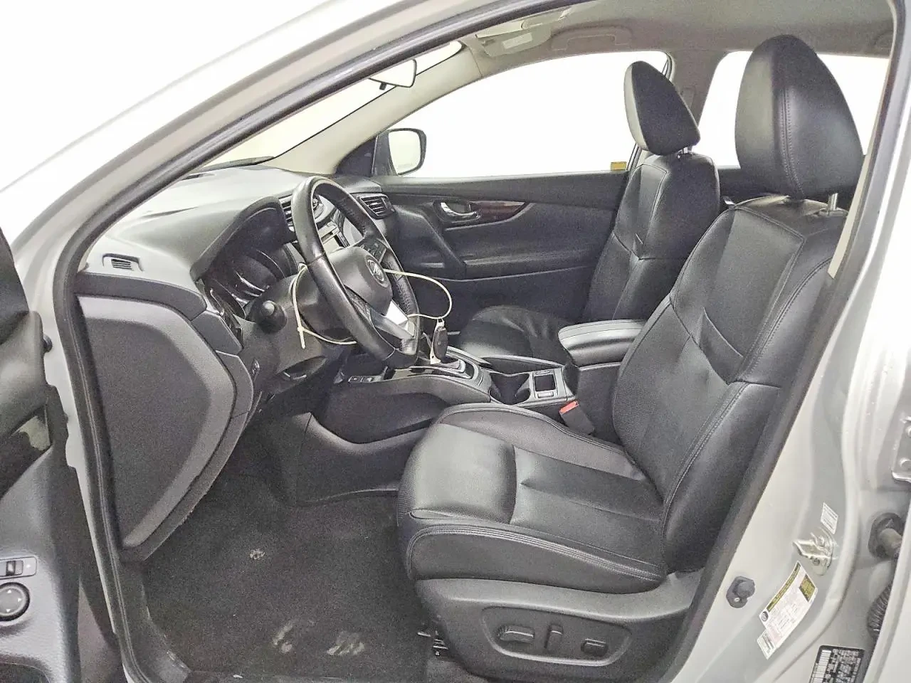 Nissan Rogue, снимка 6 - Автомобили и джипове - 54079115