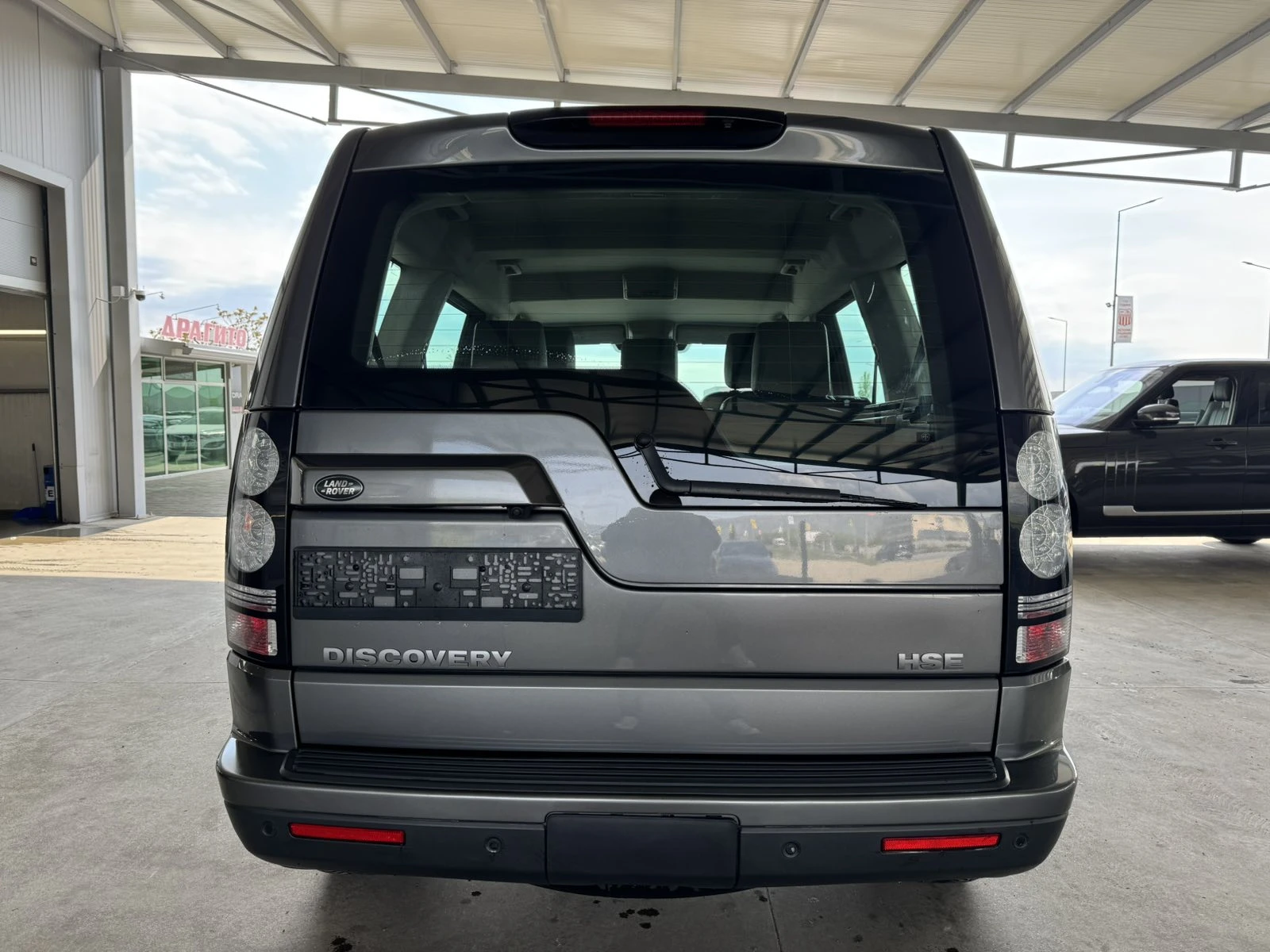Land Rover Discovery 3.0HSE* 250ps* 4x4* 7М* MERIDIAN* НАВИ* КАМЕРА* , снимка 4 - Автомобили и джипове - 54340980