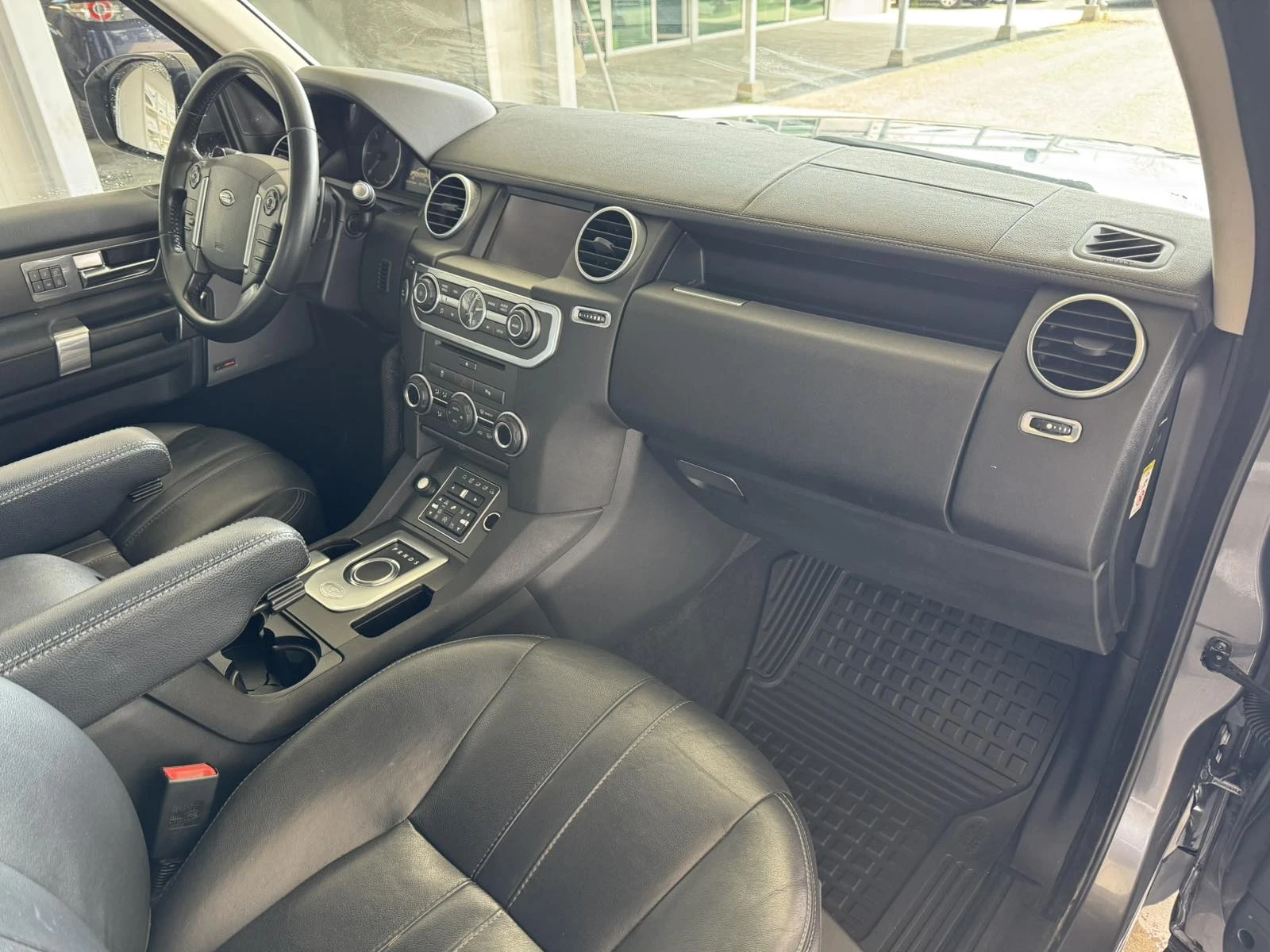 Land Rover Discovery 3.0HSE* 250ps* 4x4* 7М* MERIDIAN* НАВИ* КАМЕРА* , снимка 10 - Автомобили и джипове - 54340980