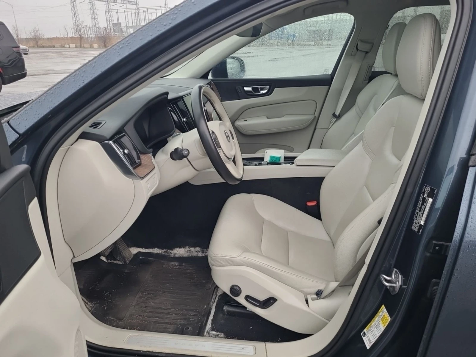 Volvo XC60 Momentum Т6/Кейлес/Digital Dash/Lane assist, снимка 8 - Автомобили и джипове - 54367359