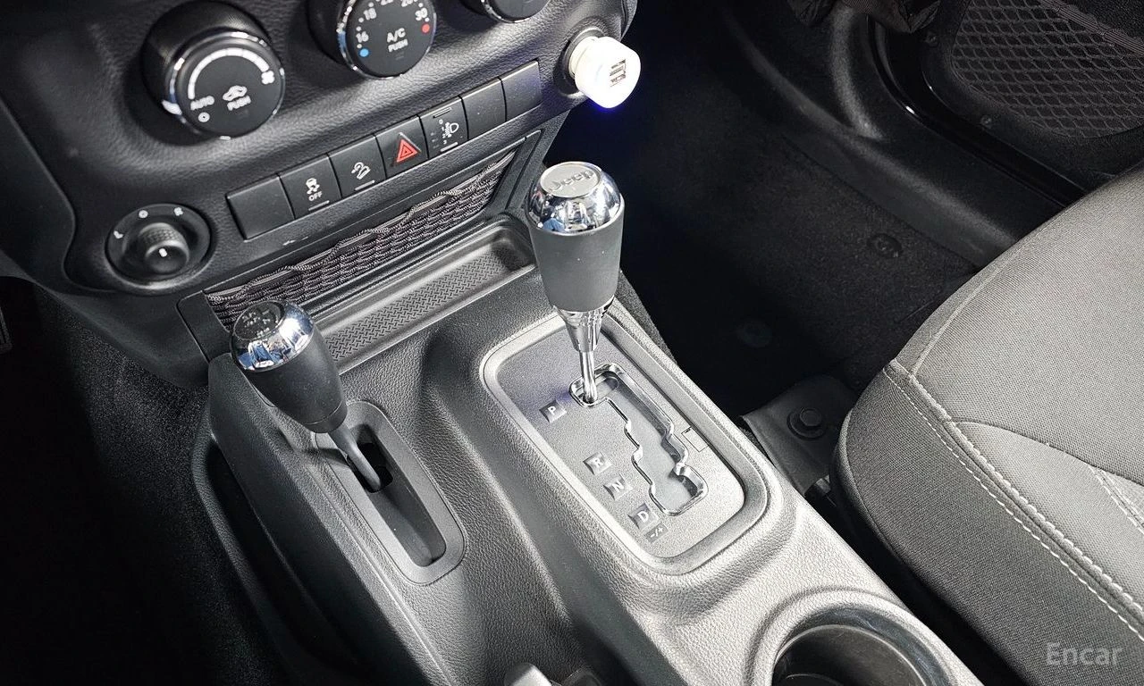 Jeep Wrangler UNLIMITED RUBICON/3.6/ЛЕБЕДКА/КАМЕРА/НАВИ, снимка 9 - Автомобили и джипове - 54623571