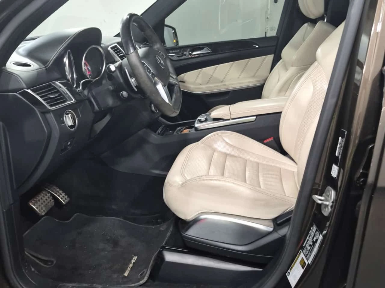 Mercedes-Benz GL 63 AMG * 360 КАМЕРА * ПАНОРАМА * ОБДУХВАНЕ * АВТОКРЕДИТ, снимка 8 - Автомобили и джипове - 54913360