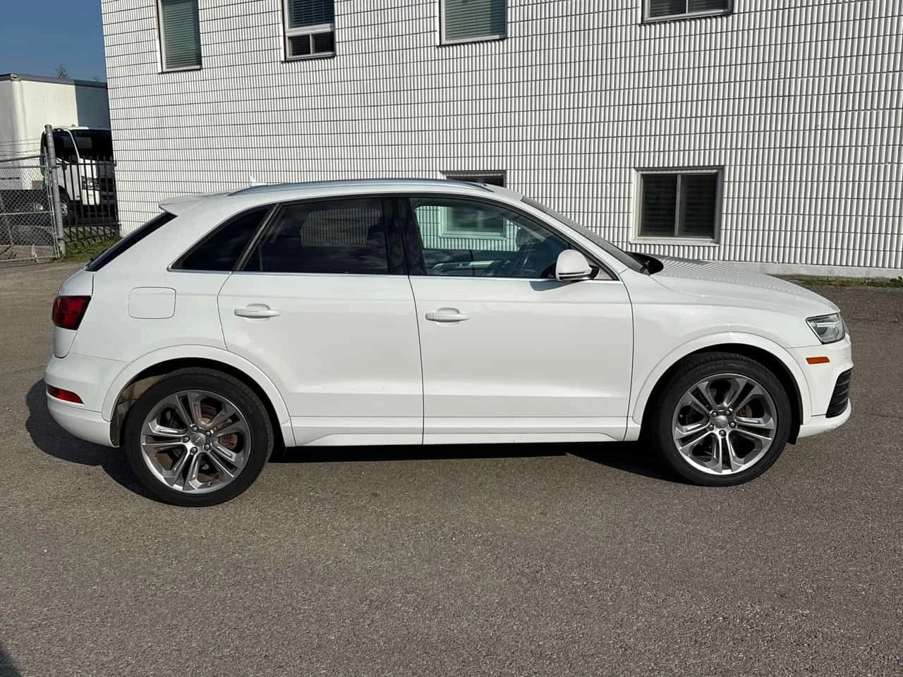 Audi Q3 * Progressiv * CARFAX * 2 КЛЮЧА * ПАНО * KEYLESS, снимка 3 - Автомобили и джипове - 55241451