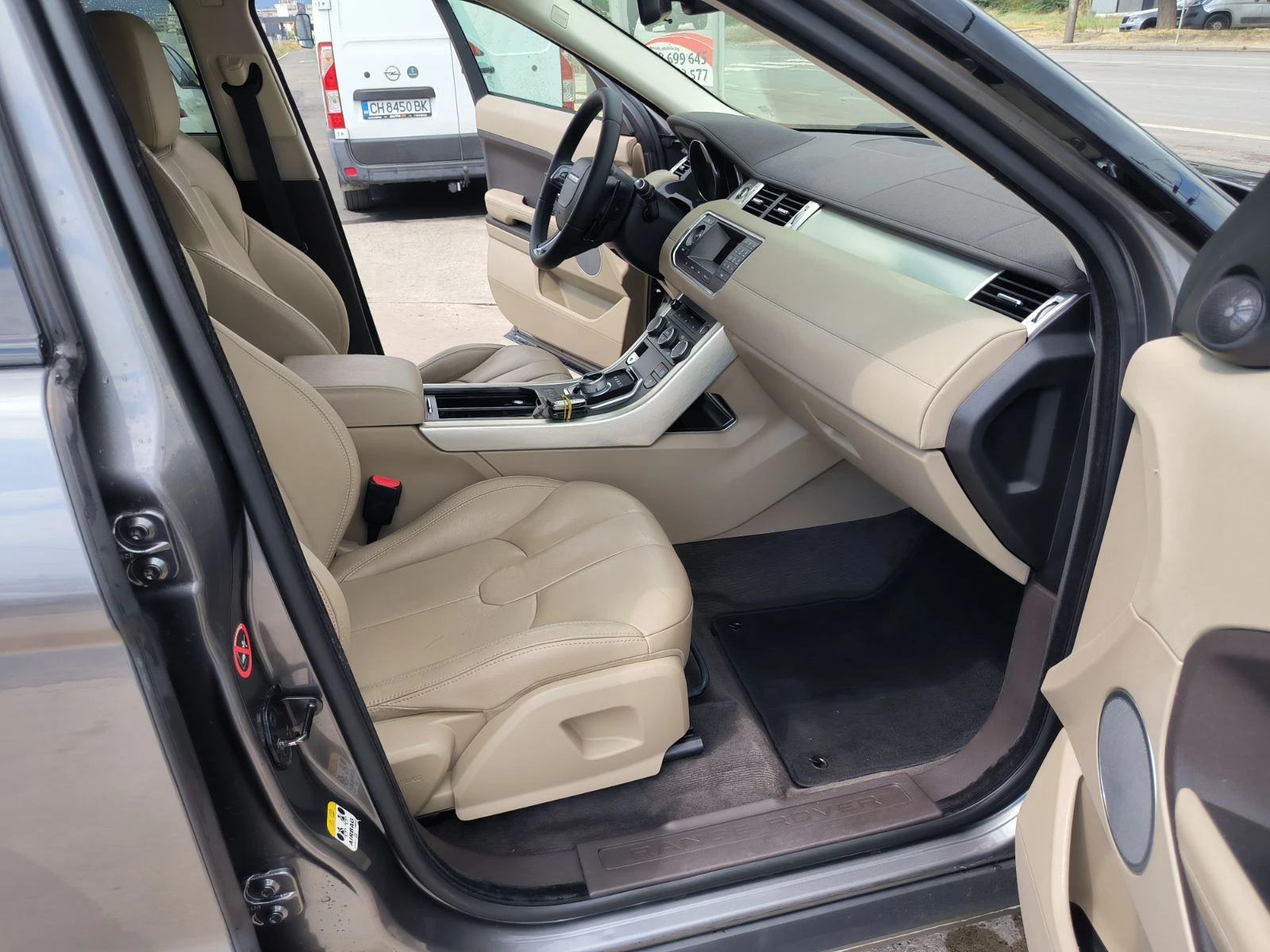Land Rover Range Rover Evoque 2.2d-Automat, снимка 17 - Автомобили и джипове - 55313360