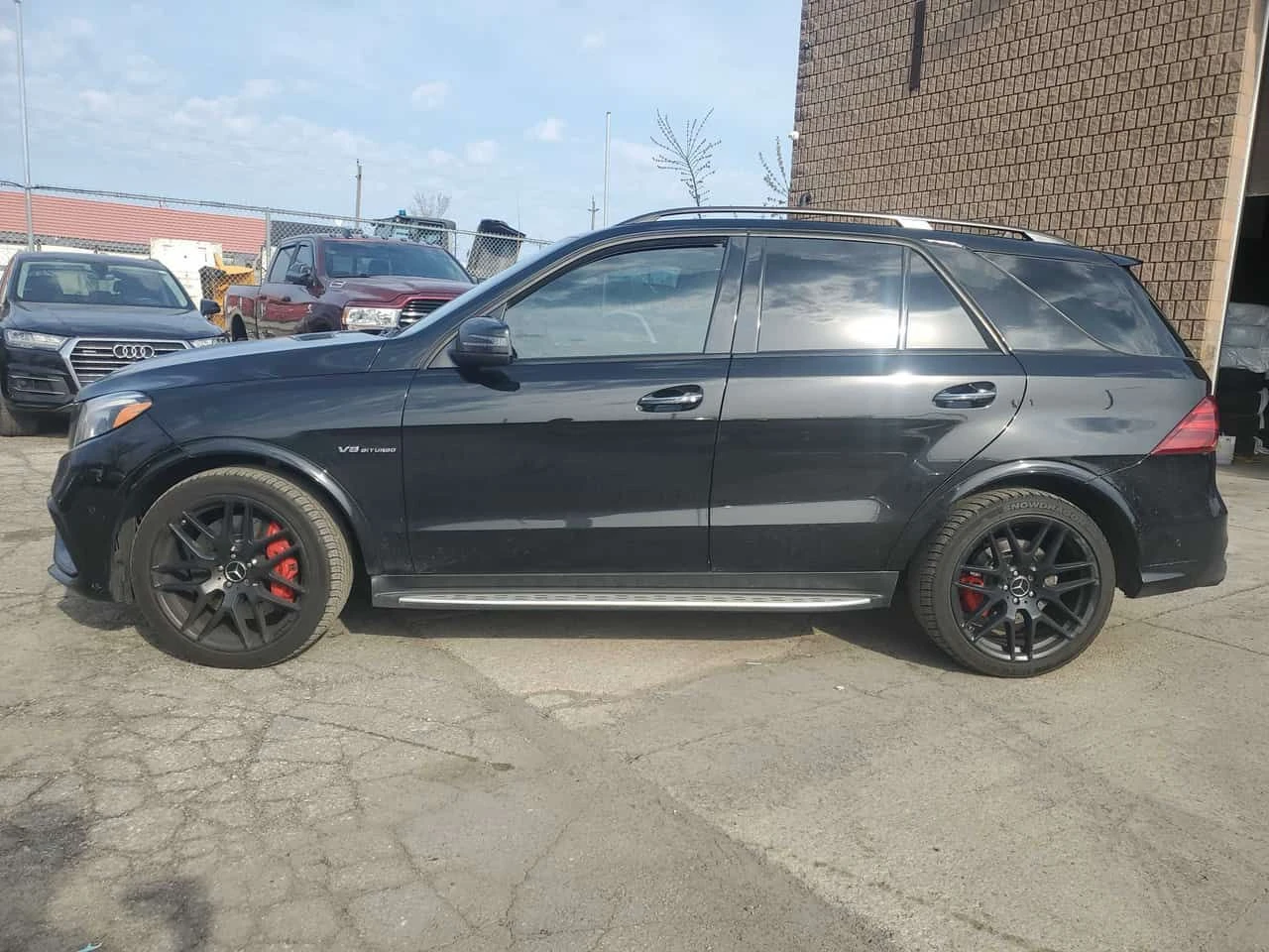 Mercedes-Benz GLE * AMG 63 S * АВТОКРЕДИТ БЕЗ ПЪРВОНАЧАЛНА ВНОСКА* , снимка 2 - Автомобили и джипове - 55419245