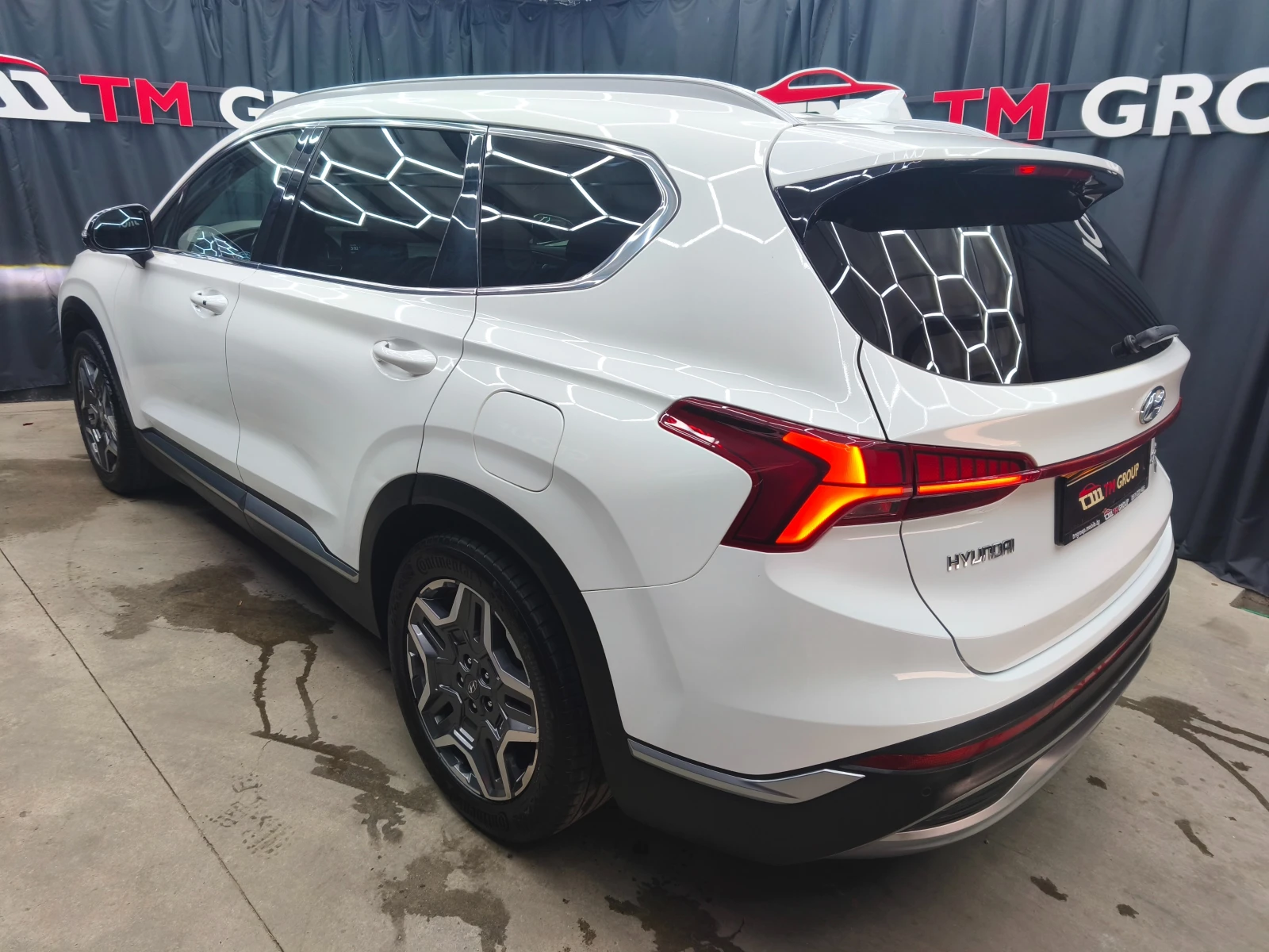 Hyundai Santa fe 1.6T-GDI HEV 4WD230k.c Automatic* 7mesta * Xclass*, снимка 6 - Автомобили и джипове - 55538505