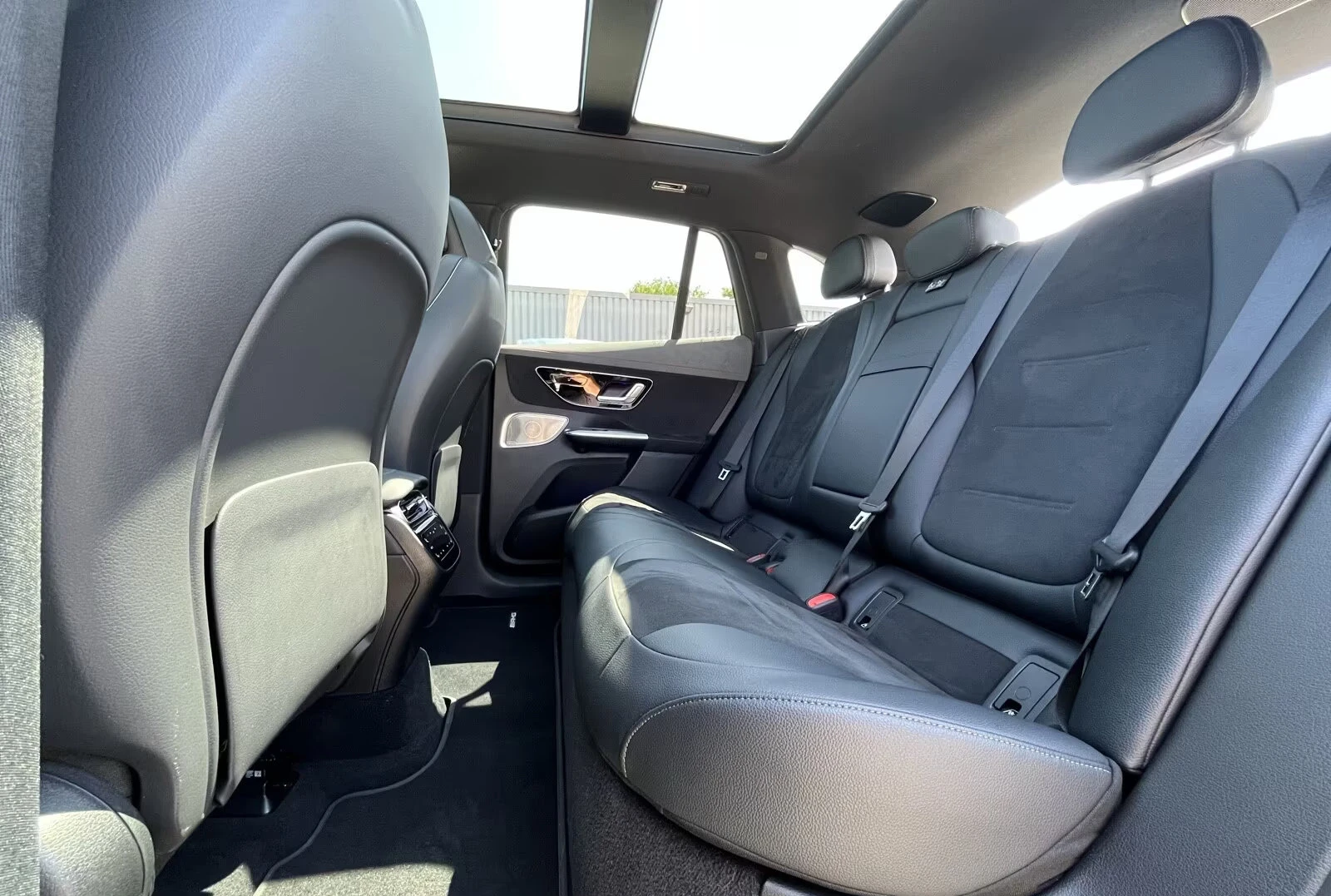 Mercedes-Benz EQE SUV 350 AMG/292H/PANO/360/HUD/BURM/MEMO/724z, снимка 15 - Автомобили и джипове - 55583766