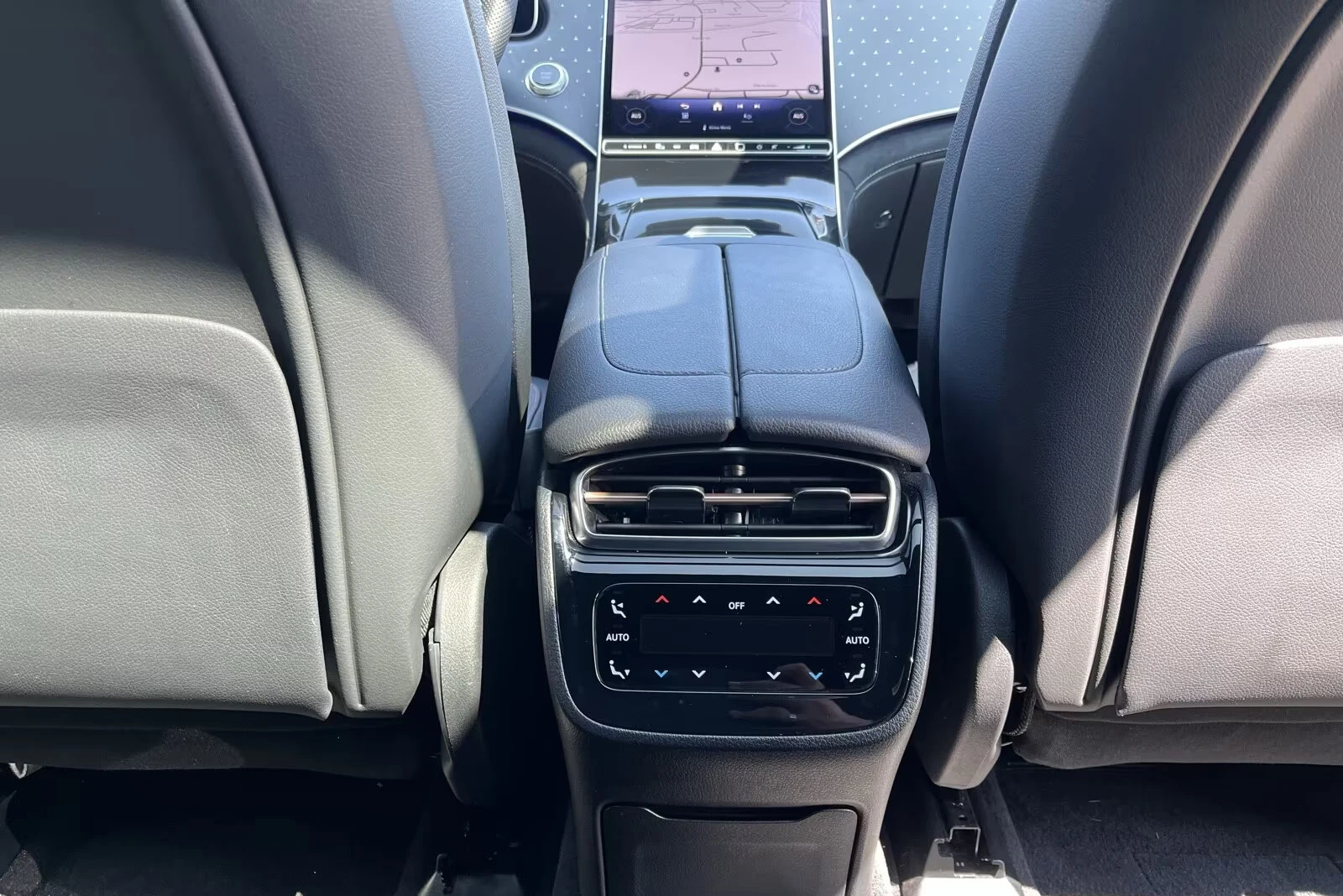 Mercedes-Benz EQE SUV 350 AMG/292H/PANO/360/HUD/BURM/MEMO/724z, снимка 16 - Автомобили и джипове - 55583766