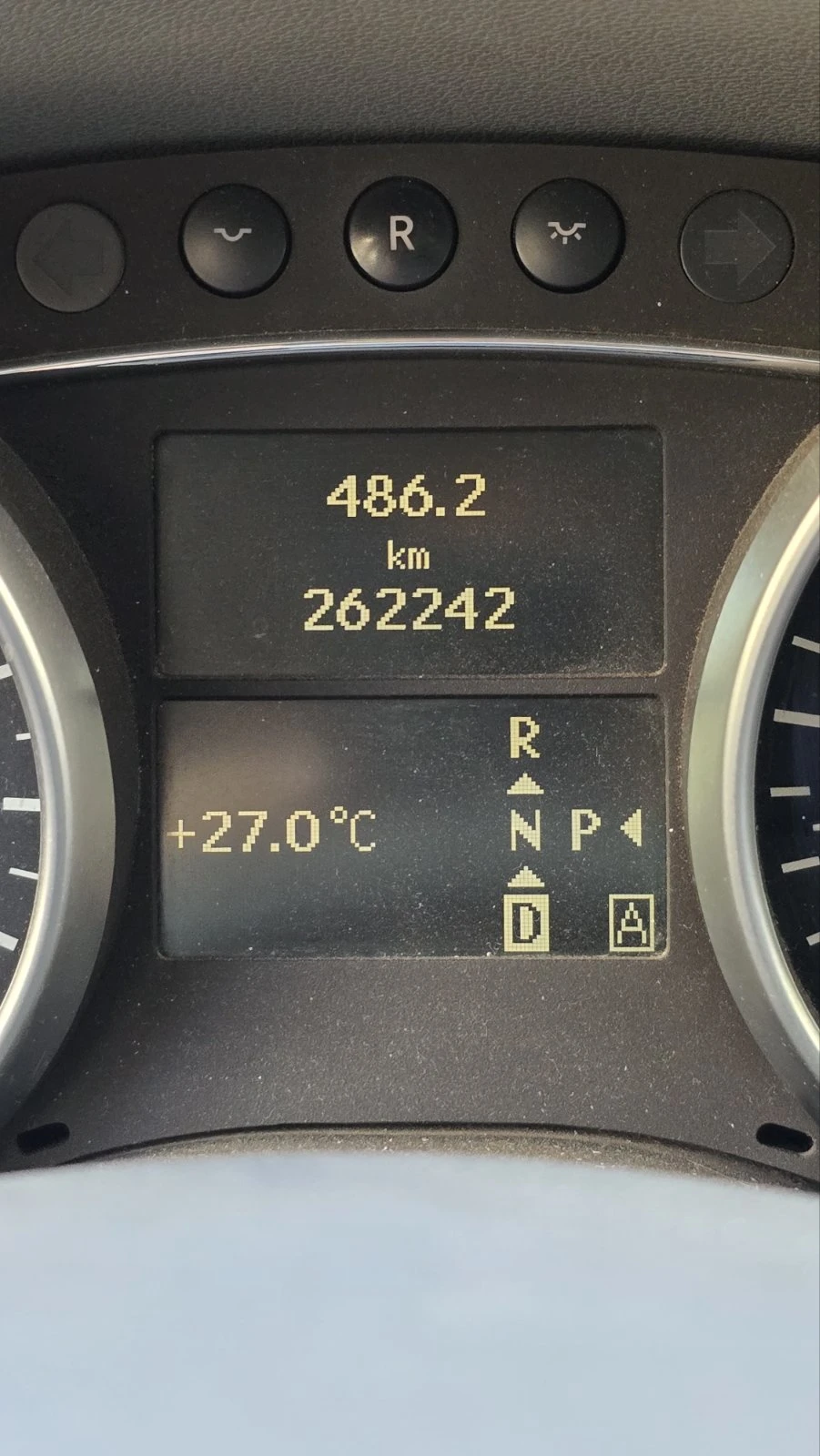 Mercedes-Benz ML 320, снимка 16 - Автомобили и джипове - 55803695