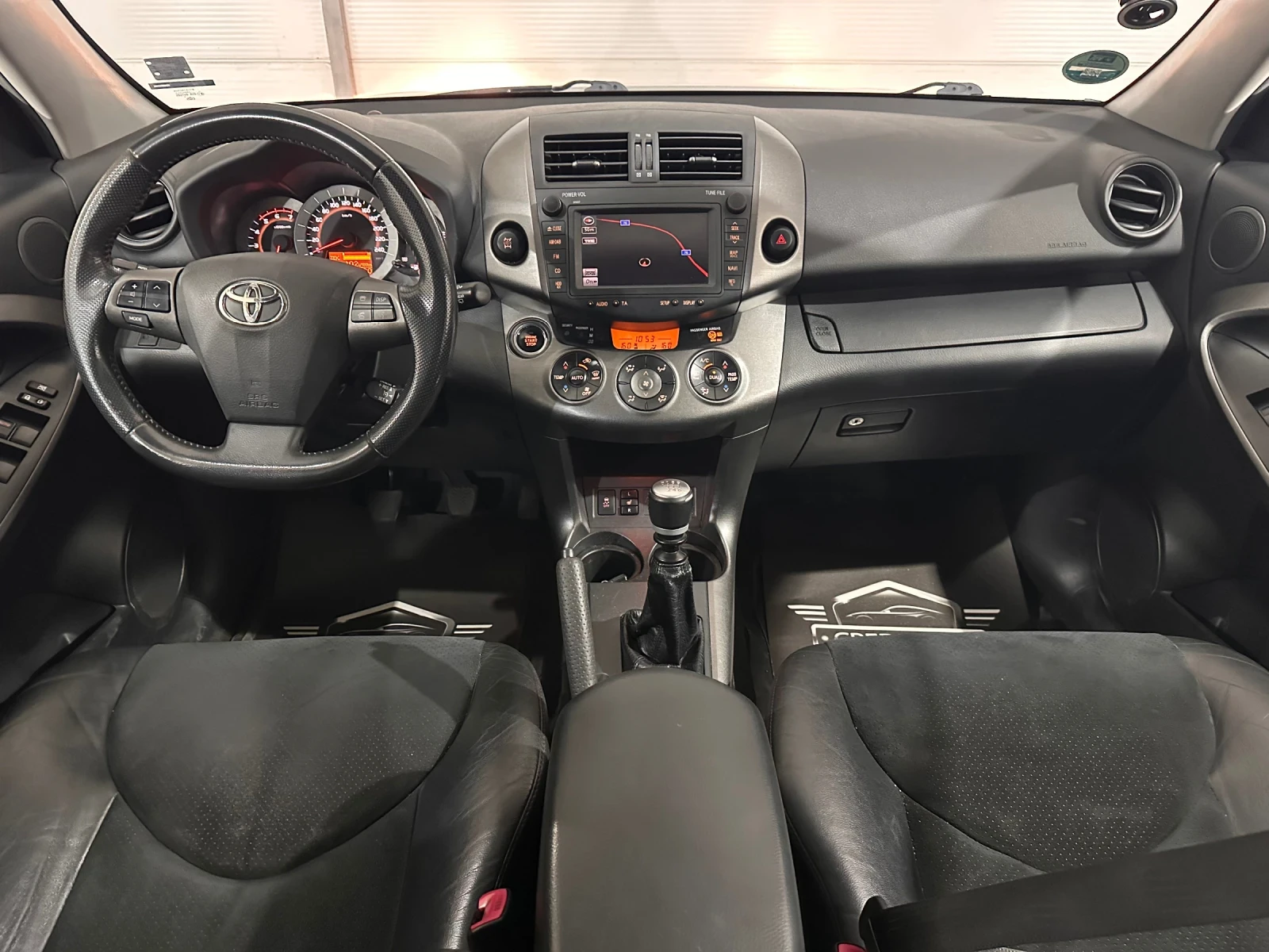 Toyota Rav4 D-4D, снимка 8 - Автомобили и джипове - 55920602