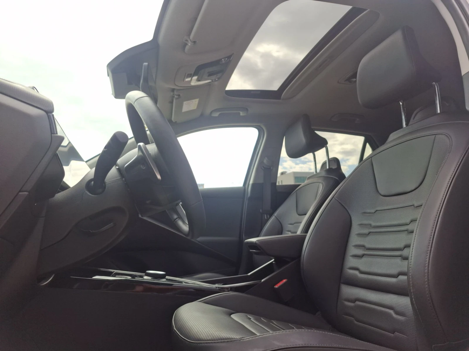 Kia Niro 64kw * 59x.km* 204k.c * * Exclusive , снимка 13 - Автомобили и джипове - 56180414