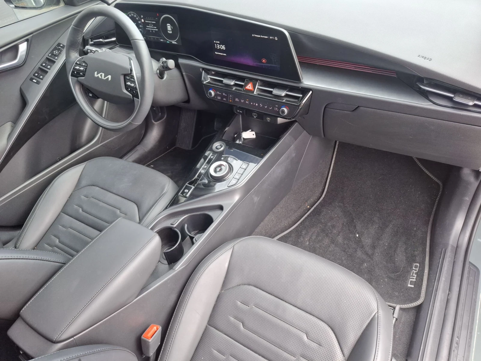 Kia Niro 64kw * 59x.km* 204k.c * * Exclusive , снимка 17 - Автомобили и джипове - 56180414