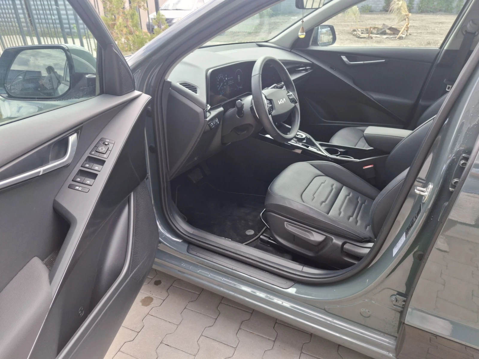 Kia Niro 64kw * 59x.km* 204k.c * * Exclusive , снимка 15 - Автомобили и джипове - 56180414