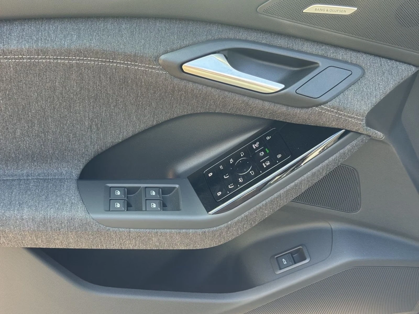 Audi Q6 E-TRON S LINE PANO HEAD UP 360 CAMERA, снимка 10 - Автомобили и джипове - 56563016