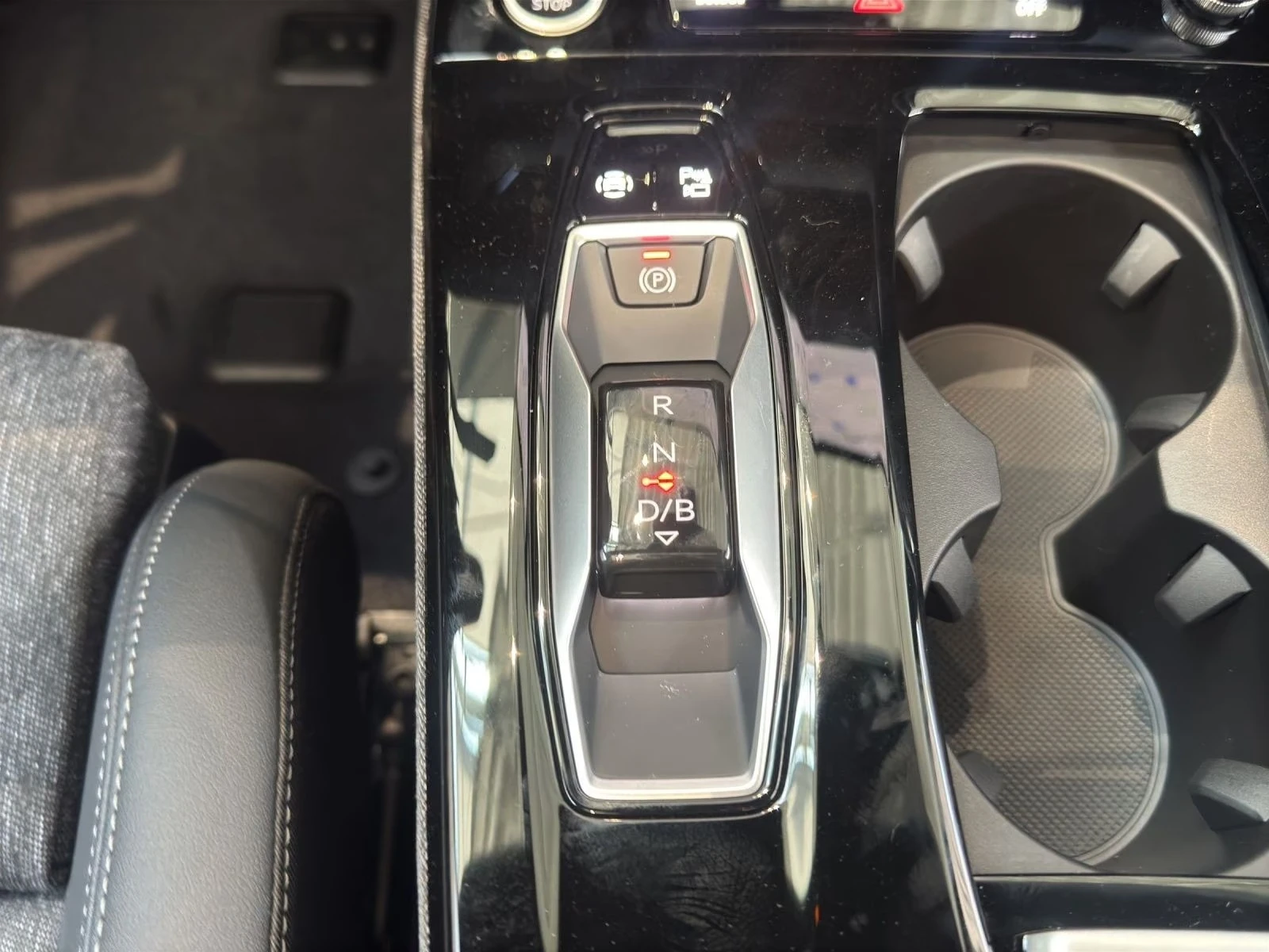 Audi Q6 E-TRON S LINE PANO HEAD UP 360 CAMERA, снимка 9 - Автомобили и джипове - 56563016