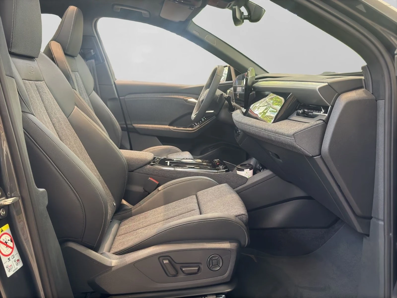 Audi Q6 E-TRON S LINE PANO HEAD UP 360 CAMERA, снимка 11 - Автомобили и джипове - 56563016