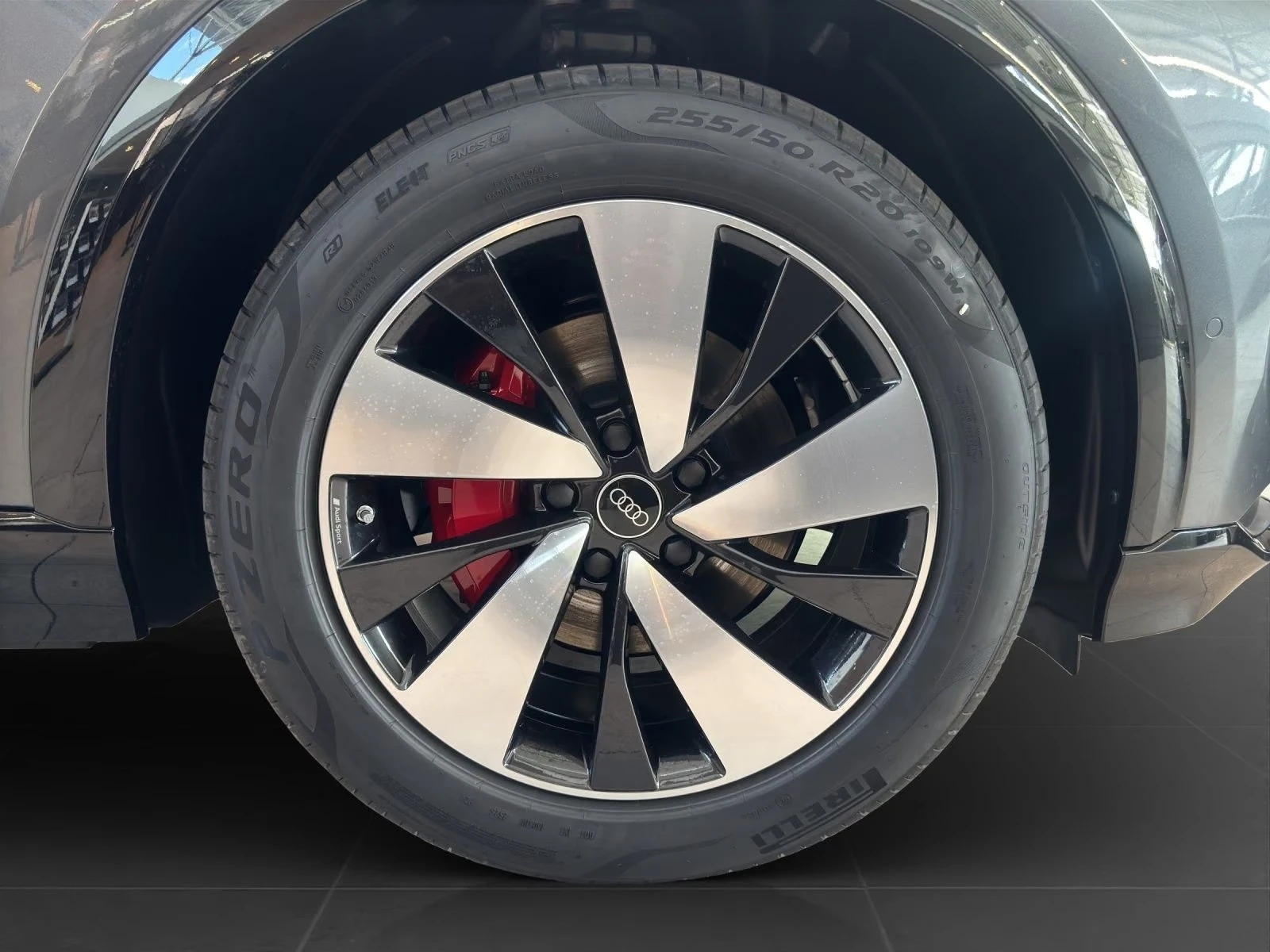 Audi Q6 E-TRON S LINE PANO HEAD UP 360 CAMERA, снимка 3 - Автомобили и джипове - 56563016