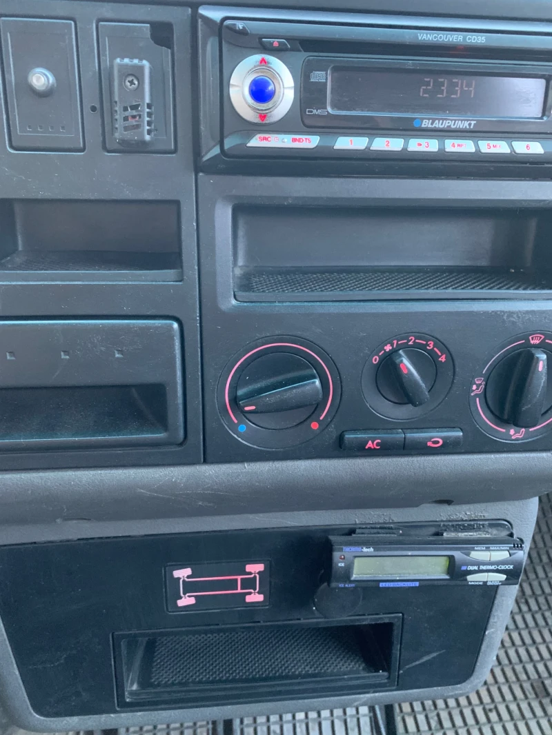 VW Transporter Synchro, снимка 6 - Бусове и автобуси - 52327103