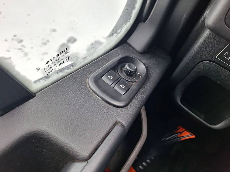 Renault Master + Падащ борд, снимка 14 - Бусове и автобуси - 53034992