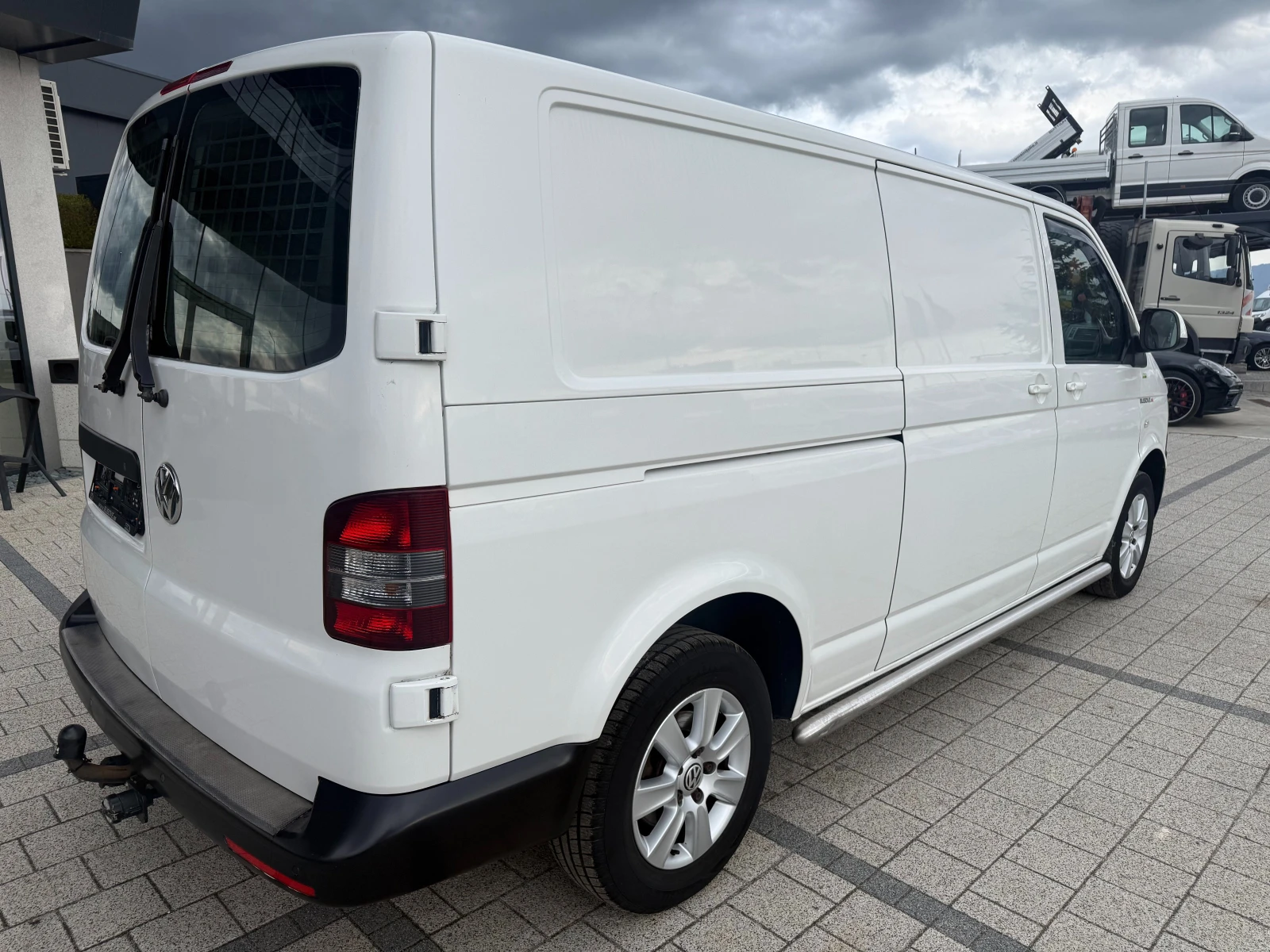 VW Transporter 2.0TDI Клима L2H1 - Две странични врати , снимка 6 - Бусове и автобуси - 54043788