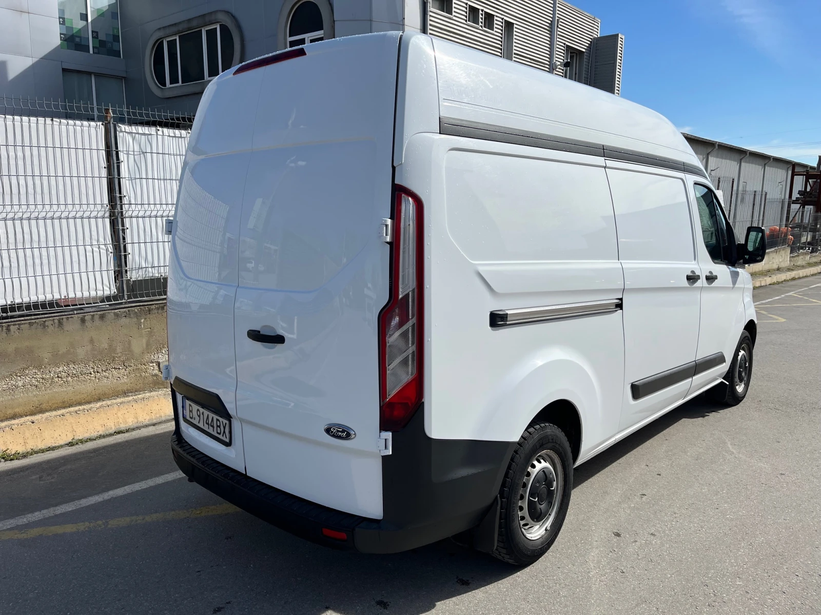 Ford Transit Custom 2.2 TDCI L2H2, снимка 3 - Бусове и автобуси - 54292065