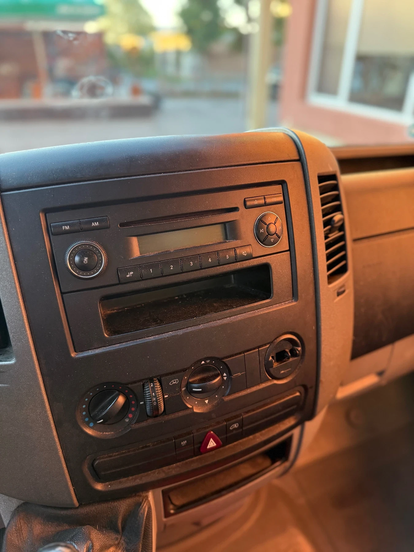 VW Crafter, снимка 10 - Бусове и автобуси - 54495284