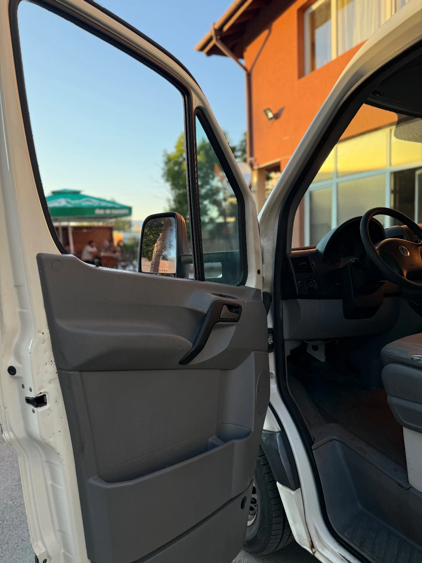 VW Crafter, снимка 9 - Бусове и автобуси - 54495284