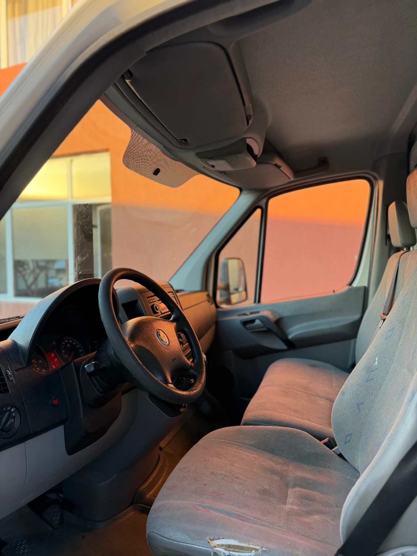VW Crafter, снимка 6 - Бусове и автобуси - 54495284