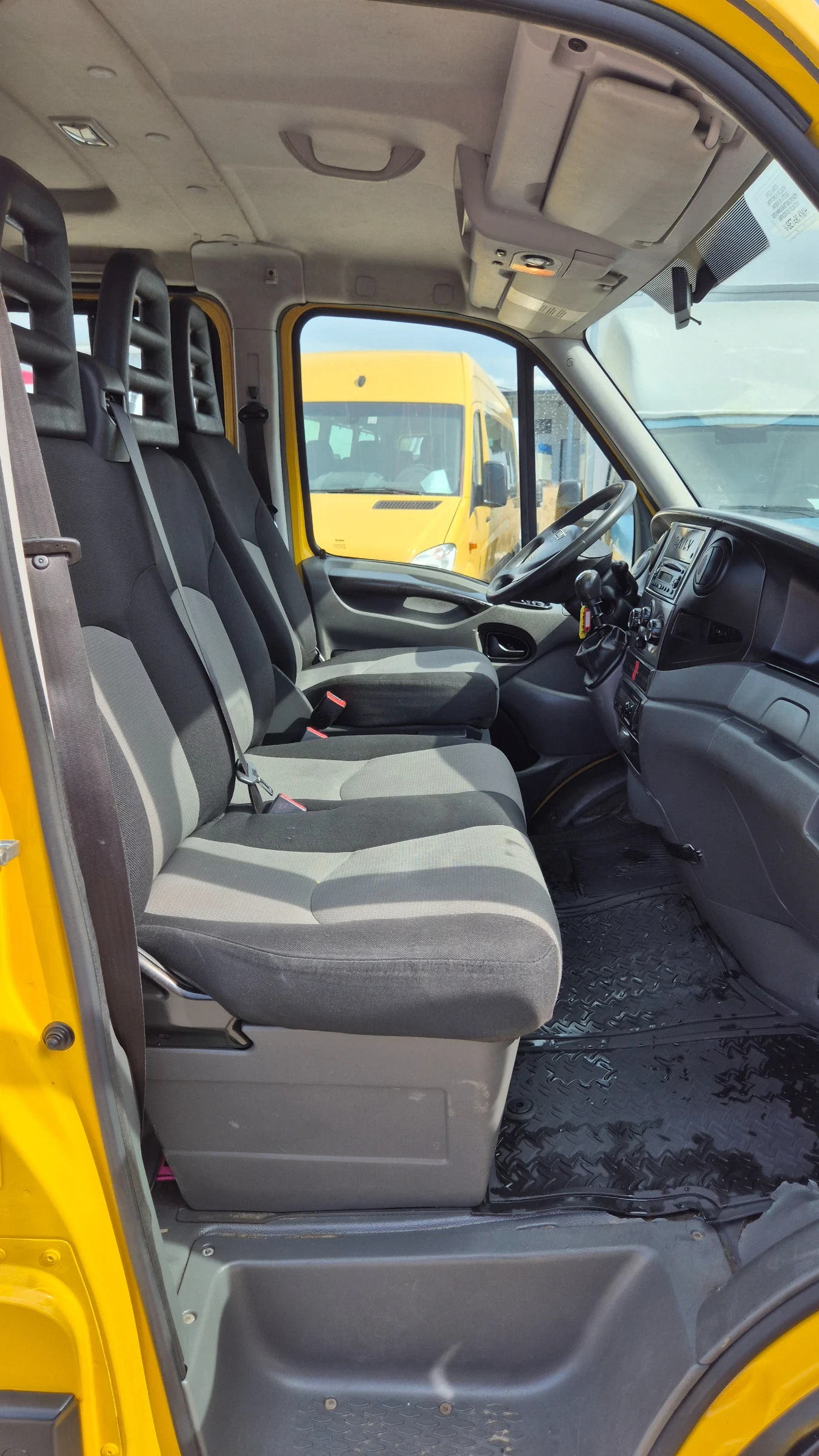 Iveco Daily 40c15* 3.0HPI* 3.5тона* 4.20м.* , снимка 12 - Бусове и автобуси - 55739332