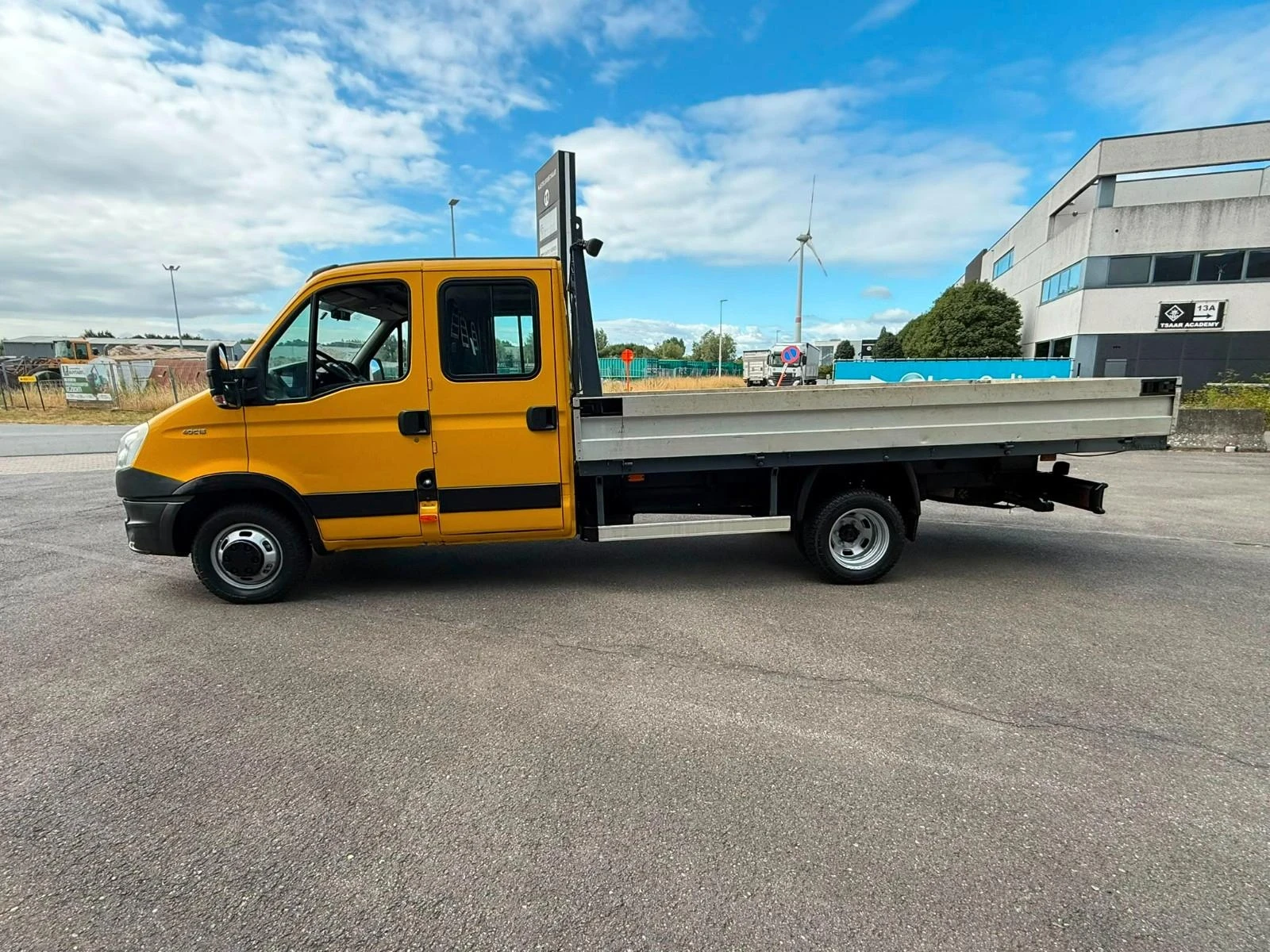 Iveco Daily 40c15* 3.0HPI* 3.5тона* 4.20м.* , снимка 5 - Бусове и автобуси - 55739332