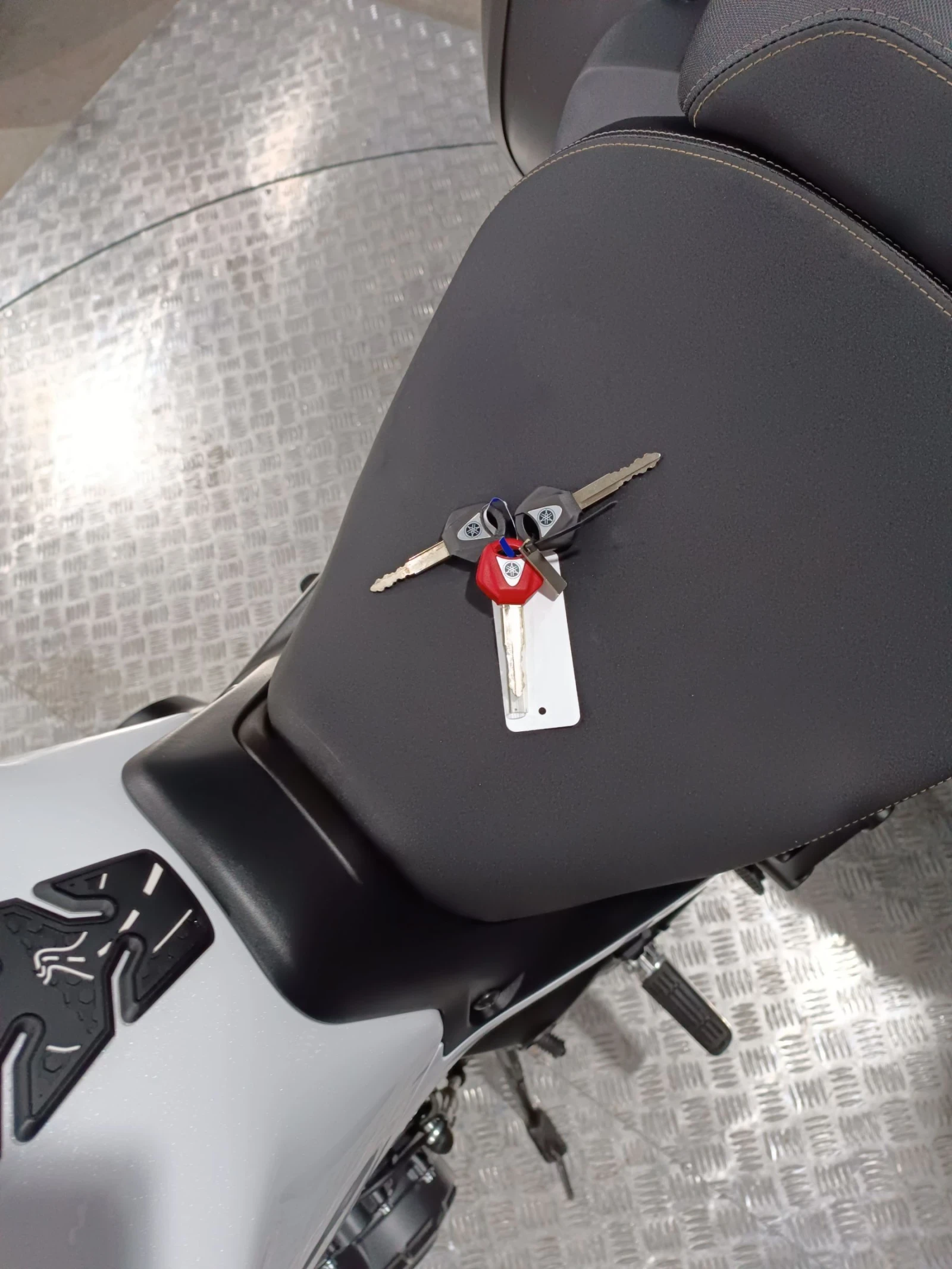 Yamaha Tracer WHITE PEARL GT9 | Mobile.bg   16