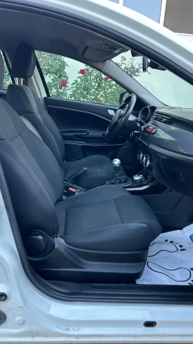 Alfa Romeo Giulietta 1.6JTD/LED/6 скорости/ Регистрирана, снимка 12