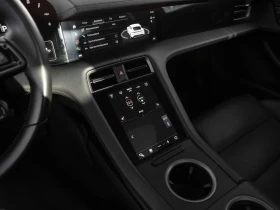 Porsche Taycan 4S/571HP/SPORT/CHRONO/21/360/PANO/187z | Auto.bg — изображение 16