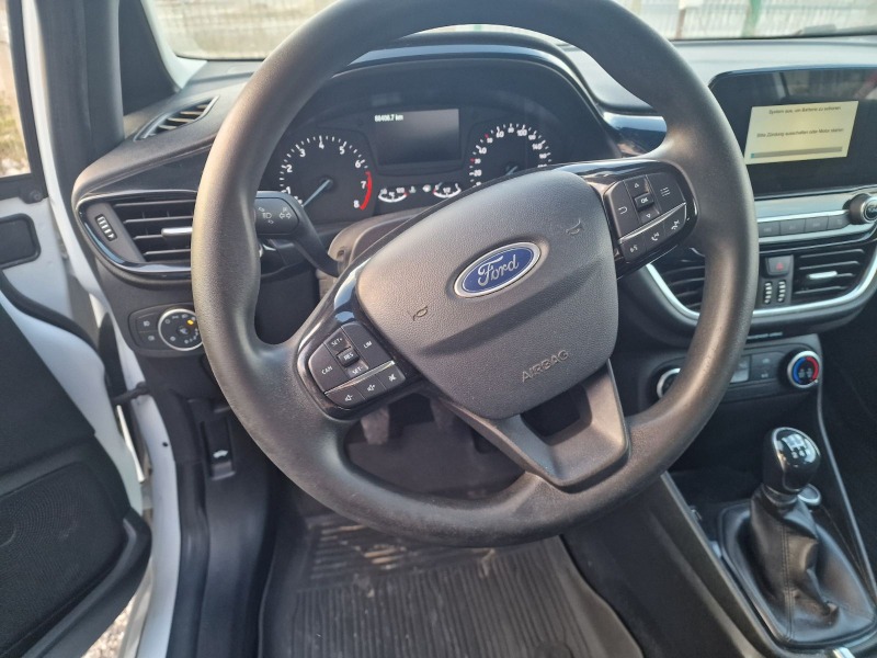 Ford Fiesta 1.1, снимка 9 - Автомобили и джипове - 44373581