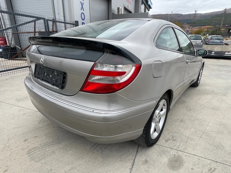 Mercedes-Benz C 180 * Facelift* Avangarde* , снимка 9 - Автомобили и джипове - 48070258