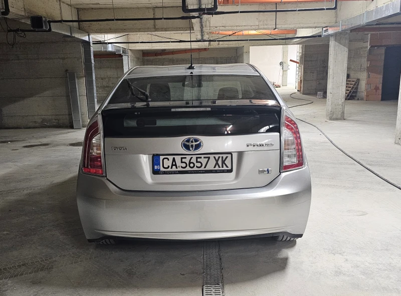 Toyota Prius, снимка 4 - Автомобили и джипове - 47984324