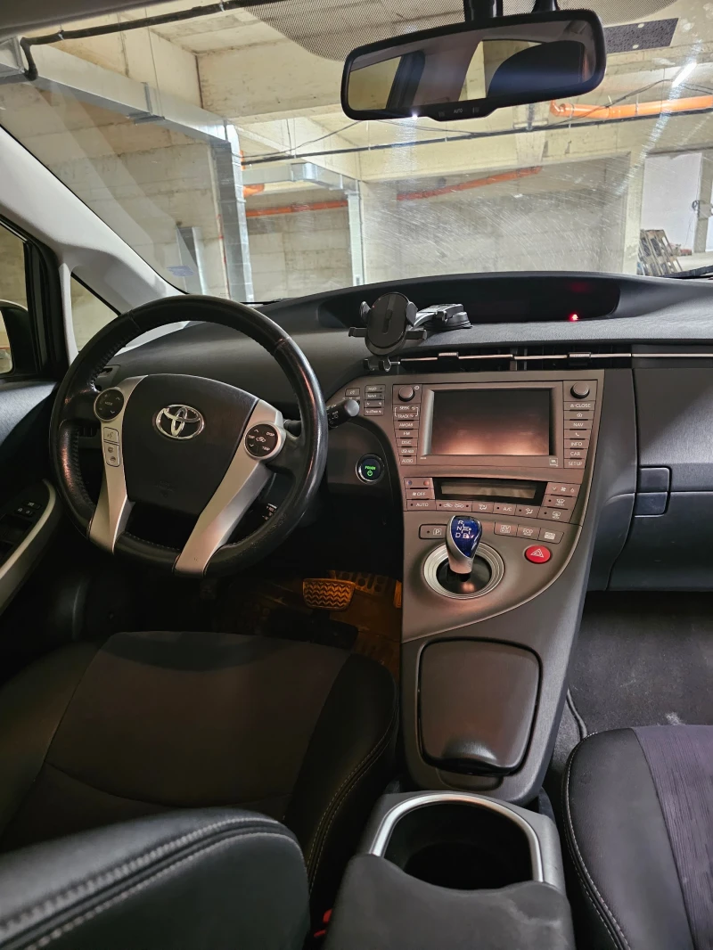 Toyota Prius, снимка 7 - Автомобили и джипове - 47984324