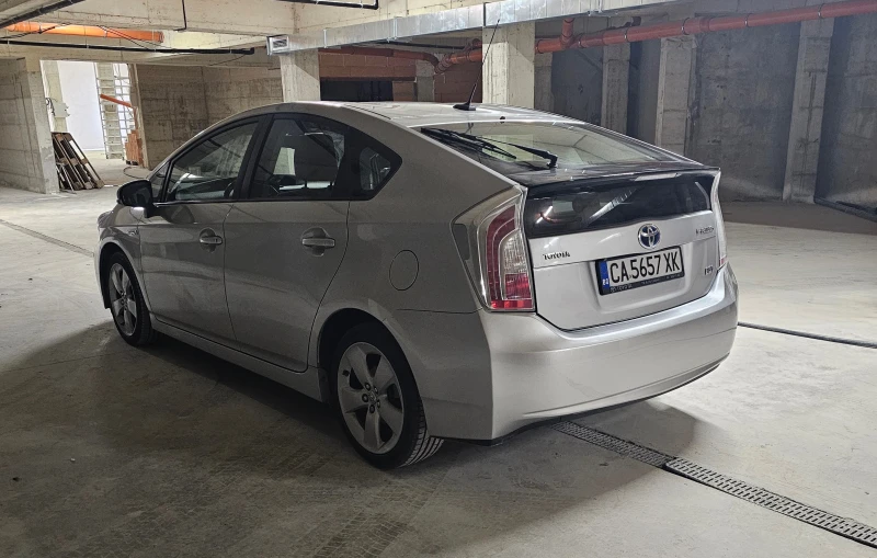 Toyota Prius, снимка 3 - Автомобили и джипове - 47984324