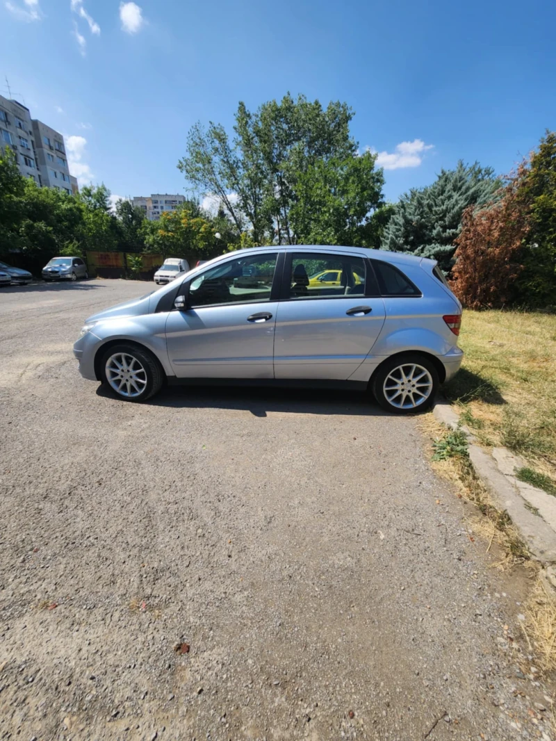 Mercedes-Benz B 180, снимка 5 - Автомобили и джипове - 48117650