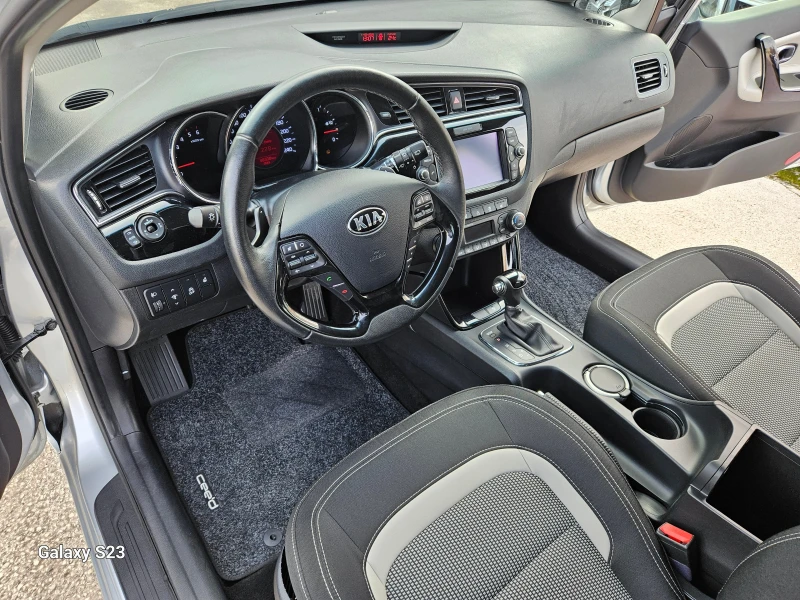 Kia Ceed 1.6 CRDI , снимка 12 - Автомобили и джипове - 49454783