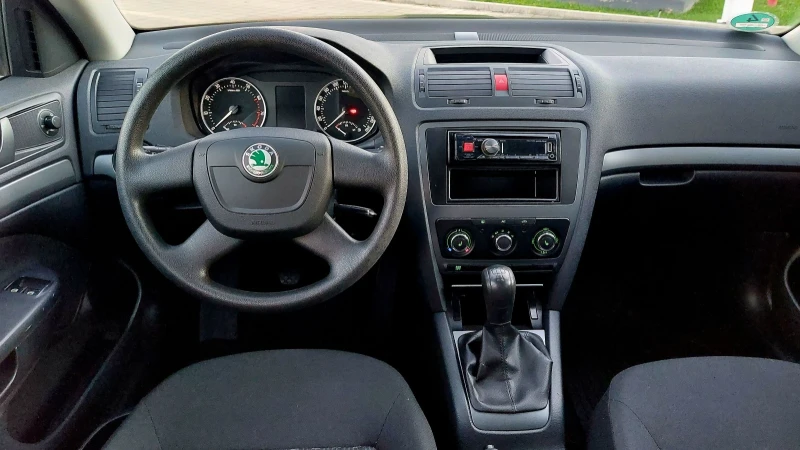 Skoda Octavia 1.6I 102к.с., снимка 11 - Автомобили и джипове - 49757911