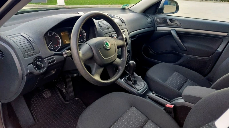 Skoda Octavia 1.6I 102к.с., снимка 8 - Автомобили и джипове - 49757911