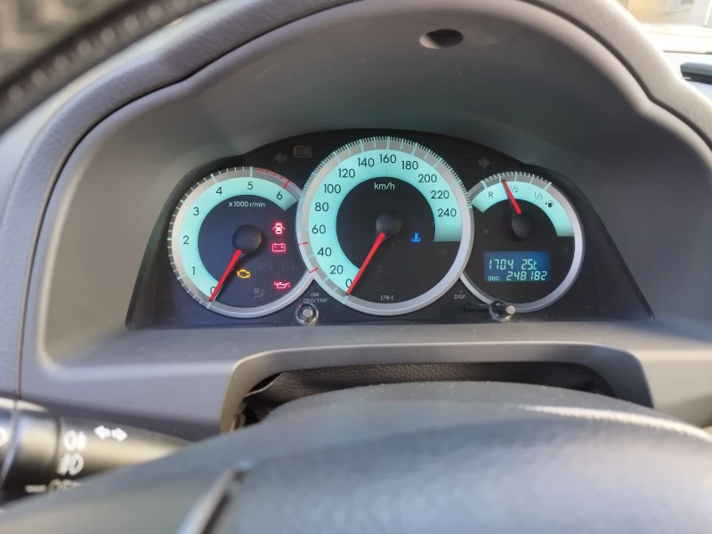 Toyota Corolla verso, снимка 11 - Автомобили и джипове - 53056731