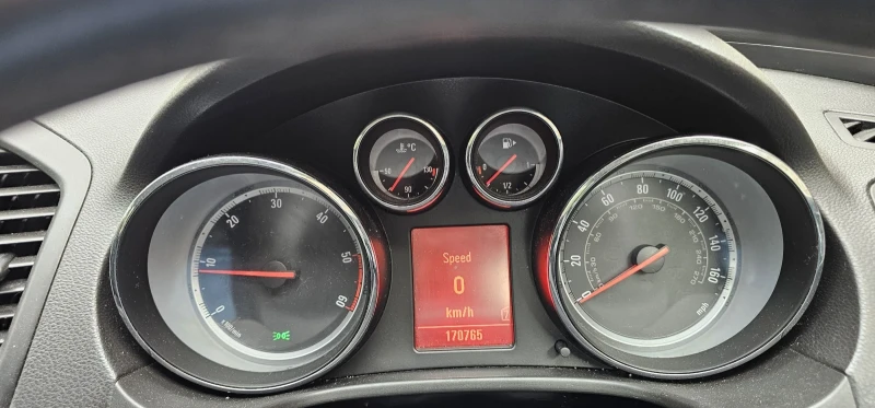 Opel Insignia 2.0, снимка 11 - Автомобили и джипове - 52291334