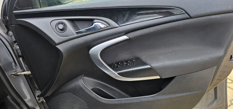 Opel Insignia 2.0, снимка 7 - Автомобили и джипове - 52291334
