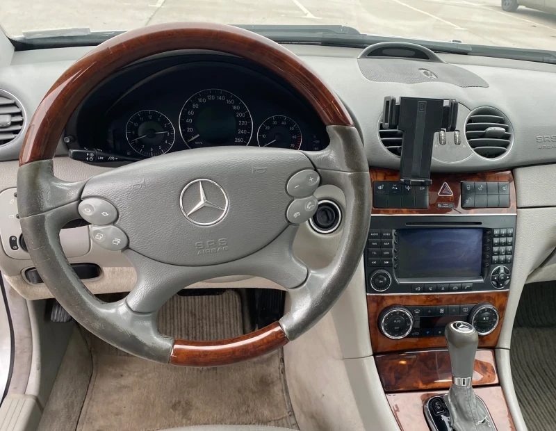 Mercedes-Benz CLK 320, снимка 7 - Автомобили и джипове - 52426755